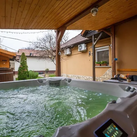 Leila Wellness Apartmanhaz *