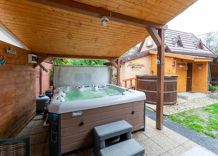 아파트 Leila Wellness Apartmanhaz